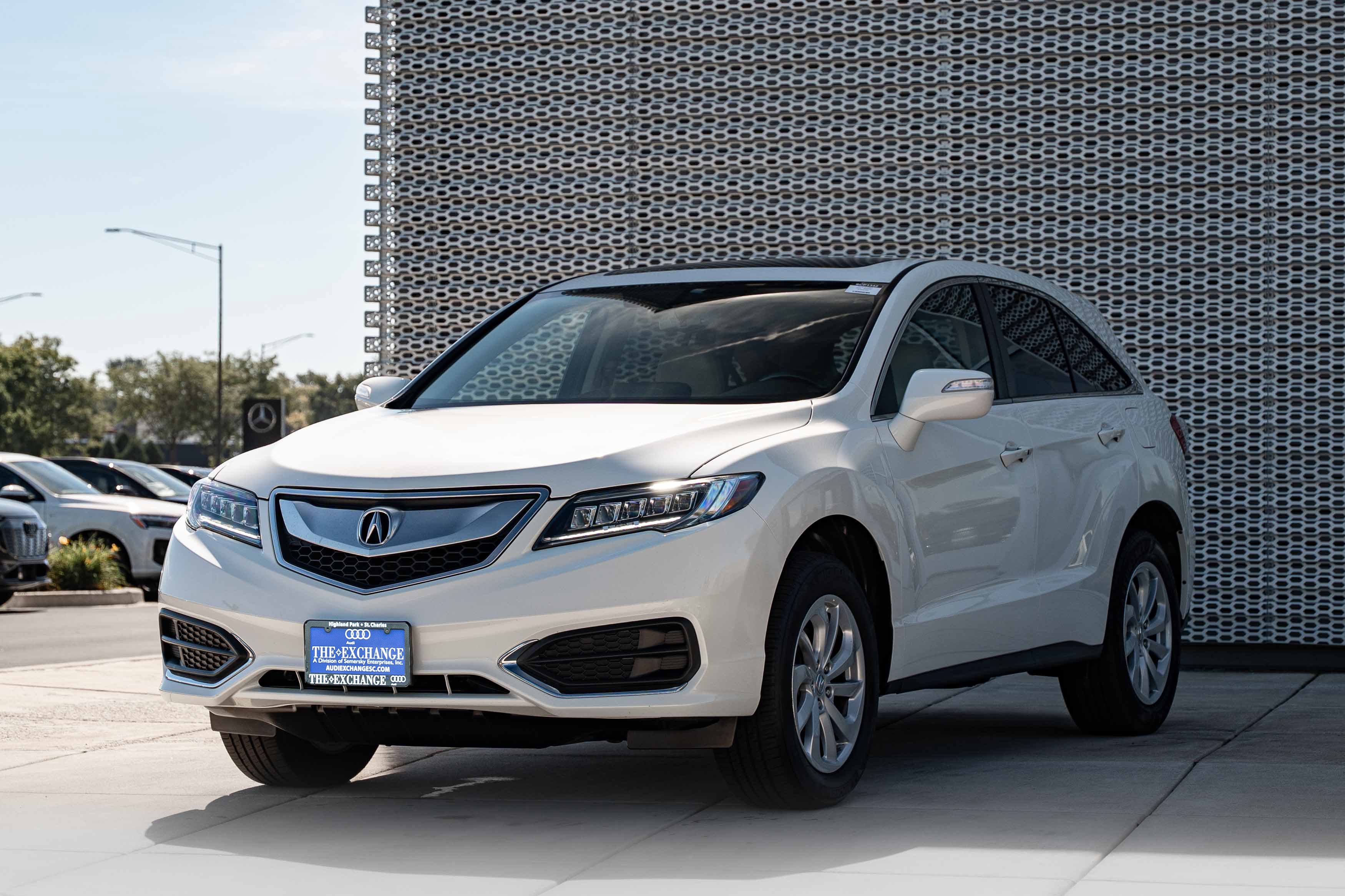 Used 2018 White Diamond Pearl Acura w/Technology Pkg image 7