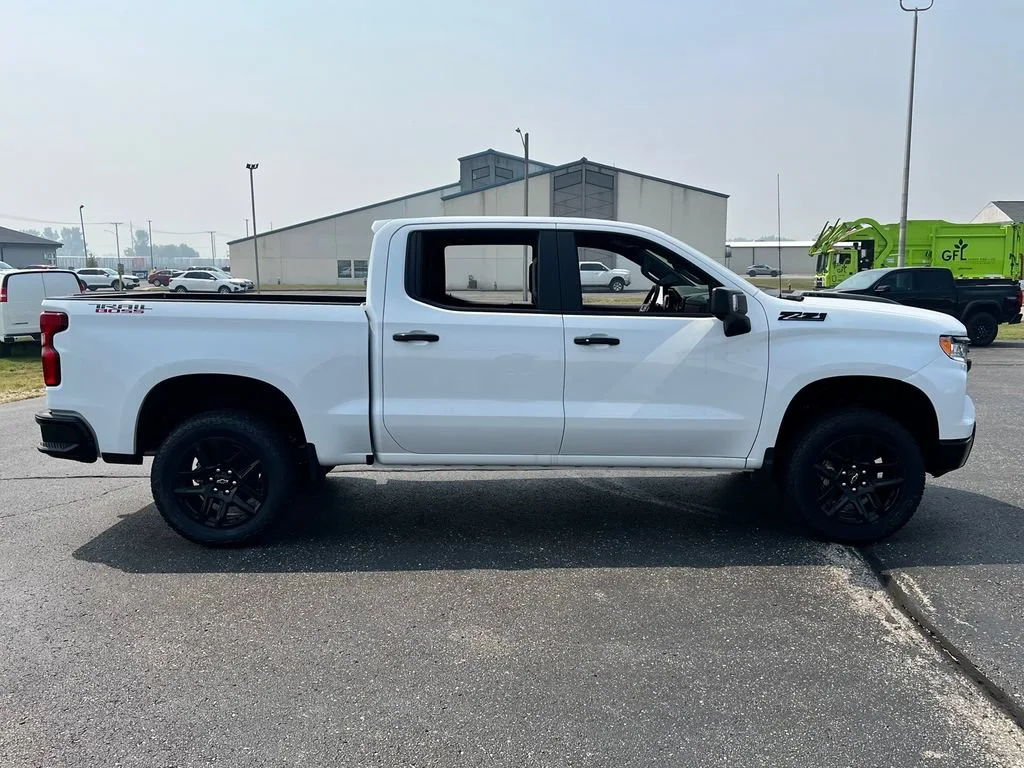 2026 Chevrolet Silverado 1500 LT Trail Boss - Photo 2