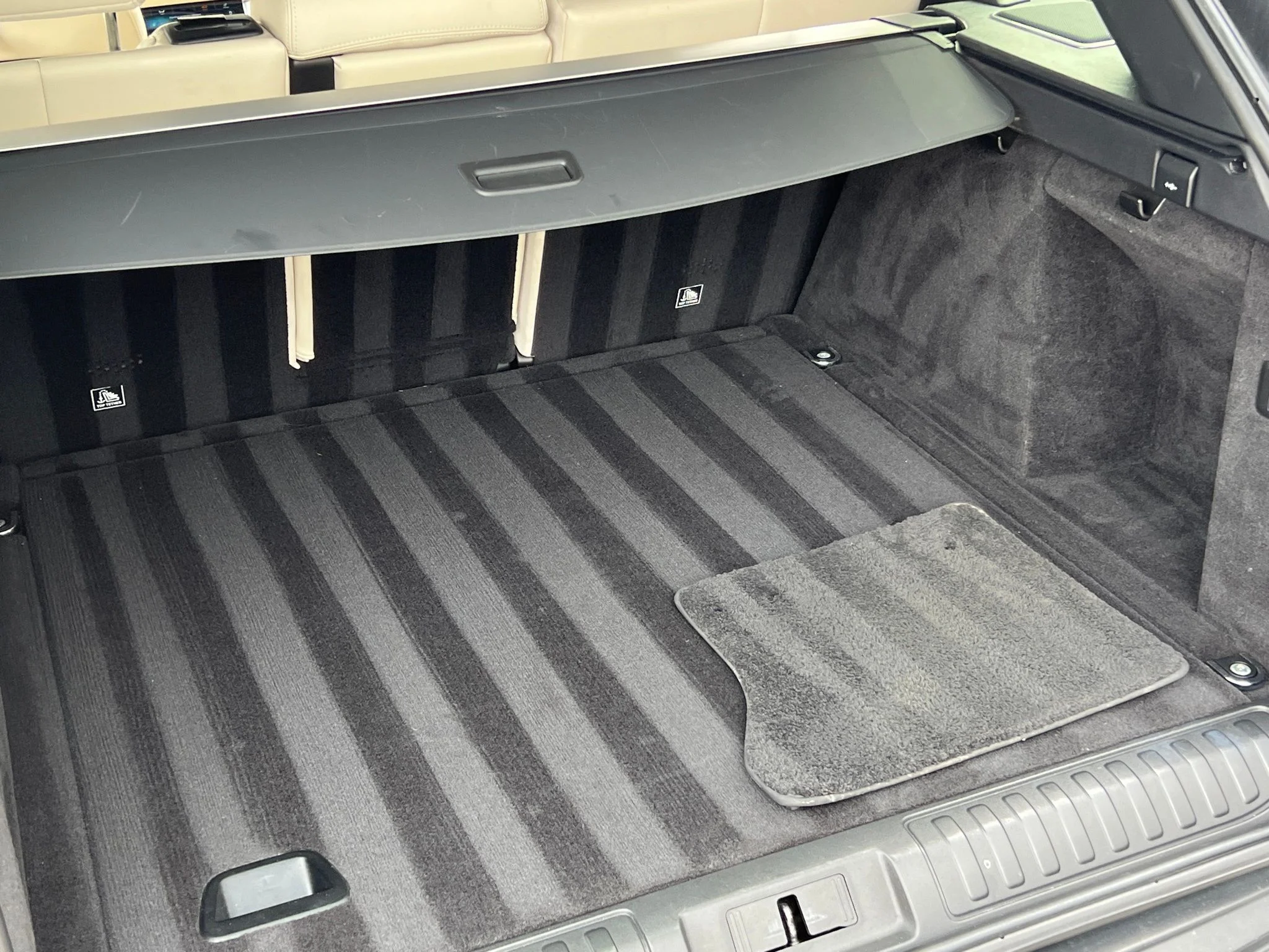 Used 2021  Land Rover HSE Silver Edition image 19