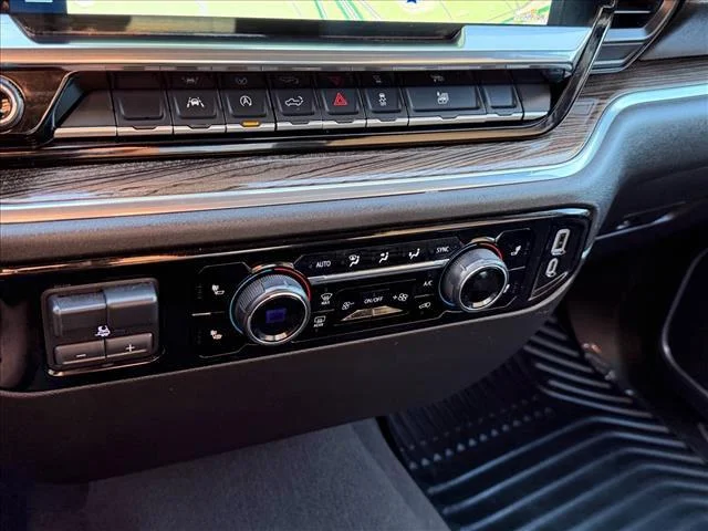 Used 2025 Black Chevrolet LT image 20