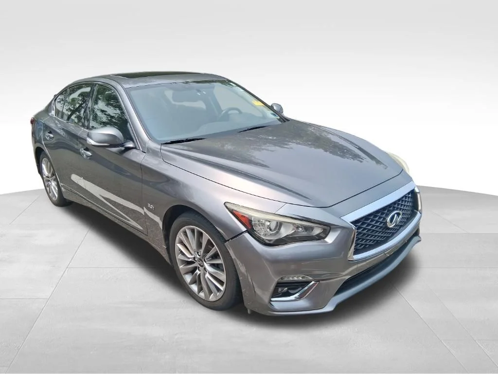 Used 2018 Gray INFINITI 3.0t LUXE image 3