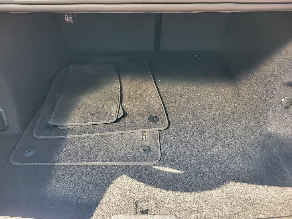 2022 PORSCHE TAYCAN - Image 19