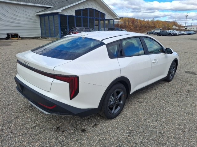 2025 Kia K4 LXS photo 3