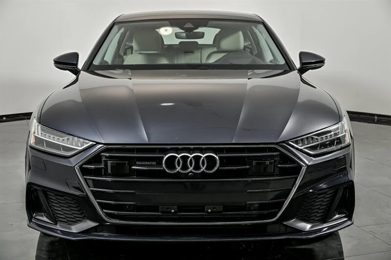 Used 2022 Firmament Blue Metallic Audi quattro Prestige 55 TFSI image 4