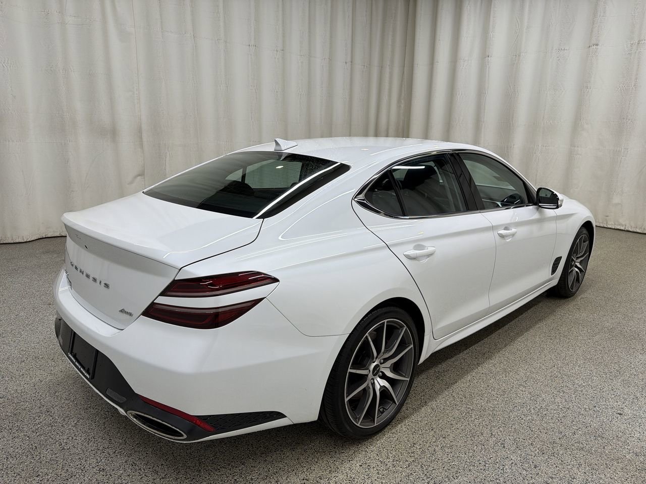 2025 GENESIS G70 Standard - Photo 8