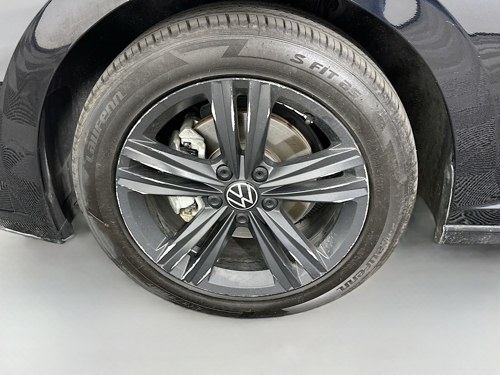 Used 2024 Black Volkswagen 1.5T SE image 30