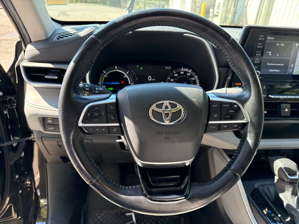 Used 2021 Black Toyota XLE image 21