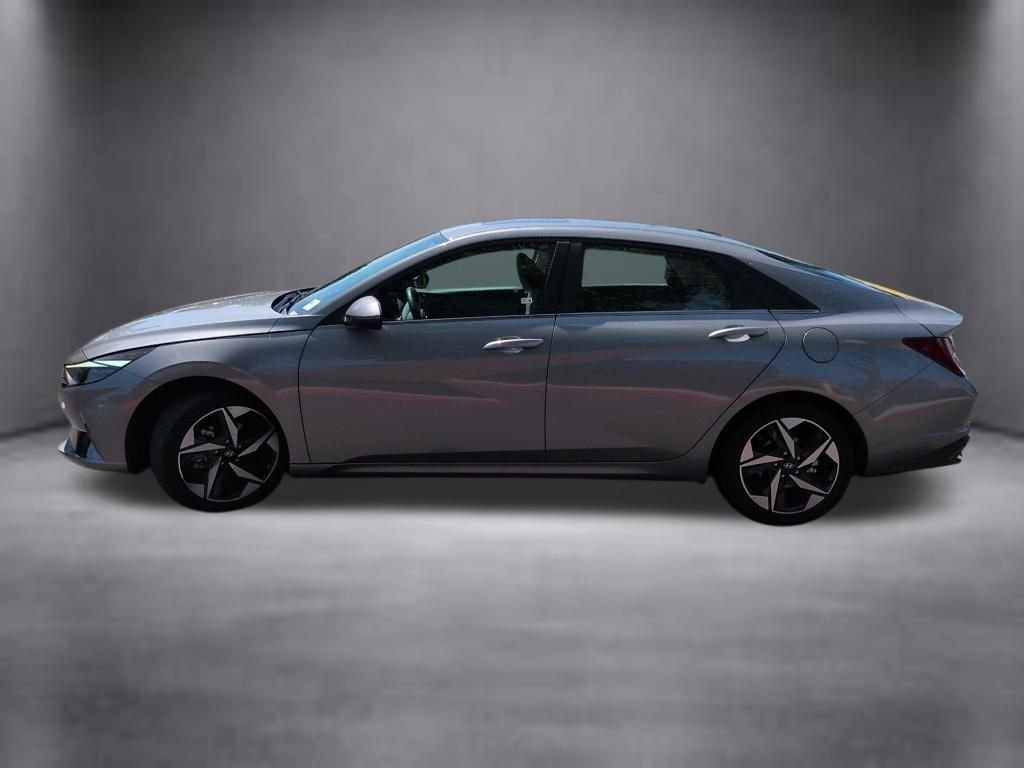 Certified Used 2023 Silver Hyundai Limited image 4