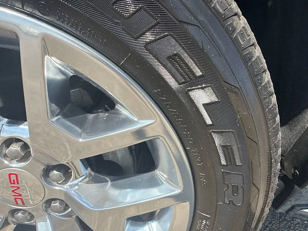 Used 2016 IRIDIUM METALLIC GMC SLT image 38