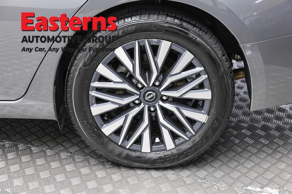 Used 2025 Gray Nissan 2.5 SV image 8