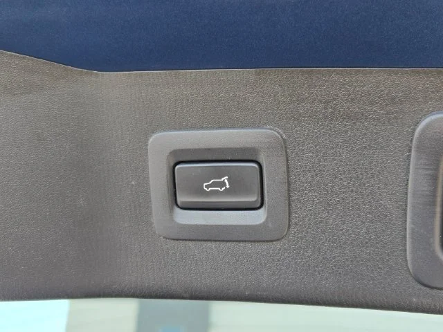 Used 2017 Blue Mazda Touring image 13