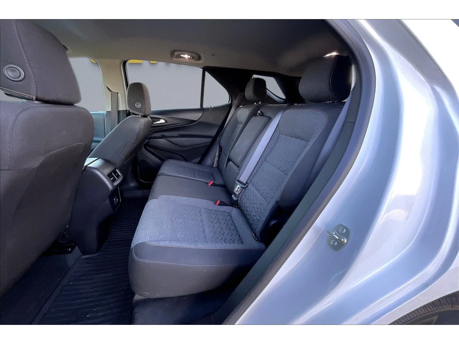 Used 2023 SUMMIT WHITE Chevrolet LT image 18