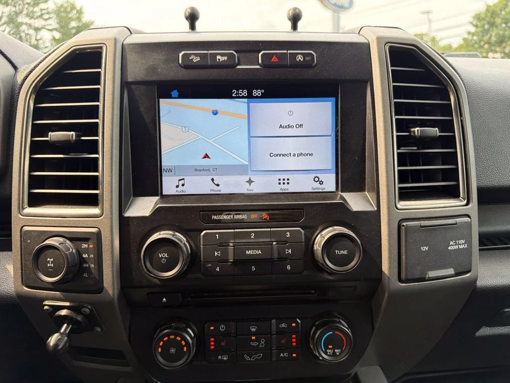 Used 2017 Oxford White Ford Raptor image 22