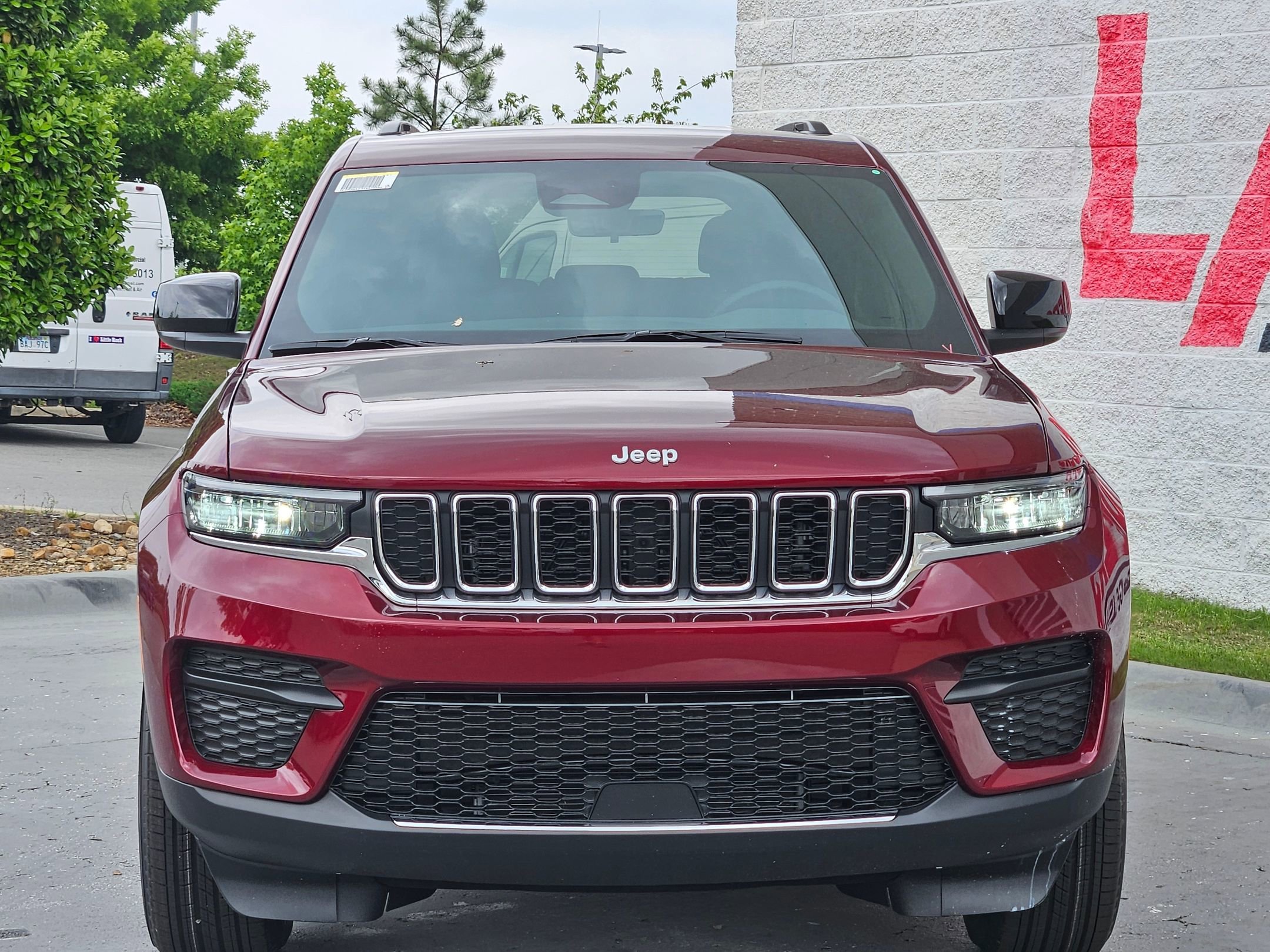 New 2026 Velvet Red Pearl-Coat Exterior Paint Jeep Laredo image 2