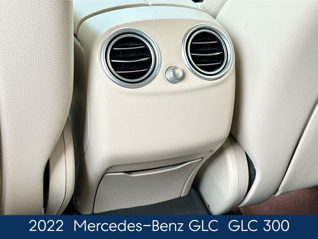 Used 2022  Mercedes-Benz GLC 300 image 36