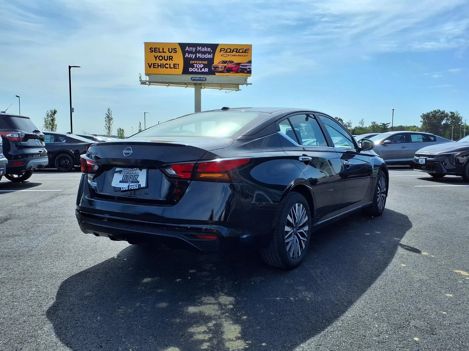 Used 2025 Super Black Nissan SV image 27