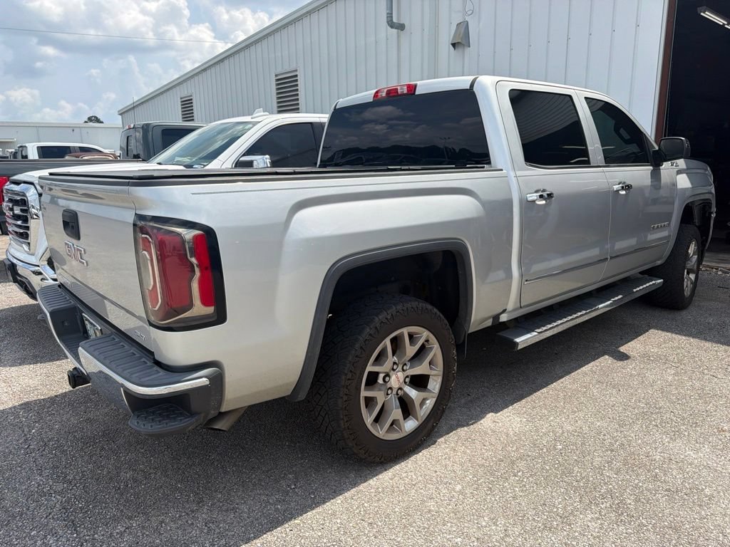 Used 2018 QUICKSILVER METALLIC GMC SLT image 4