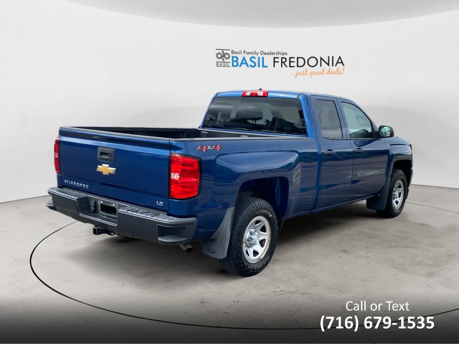 Used 2019 DEEP OCEAN BLUE METALLIC Chevrolet Work Truck image 9