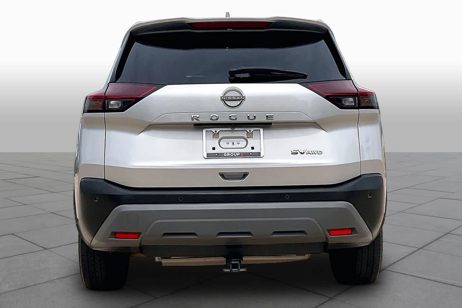 Used 2023 Brilliant Silver Metallic Nissan SV image 5