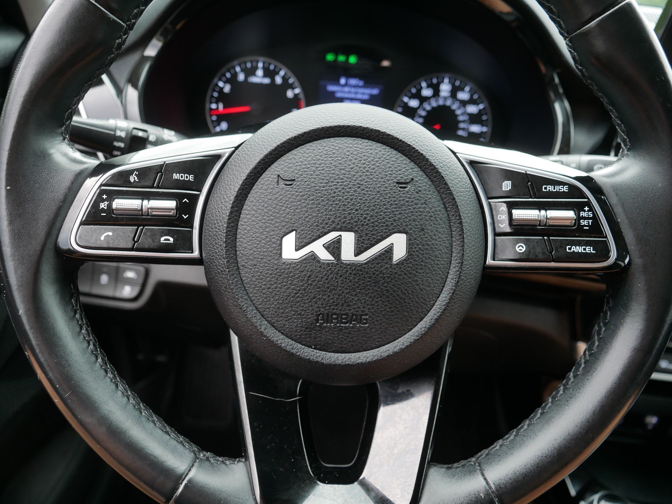 Used 2023 Snow White Pearl Kia EX image 25