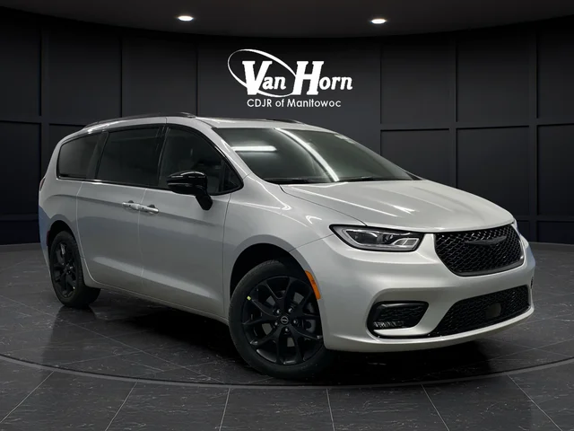 2026 Chrysler Pacifica Limited AWD's photo