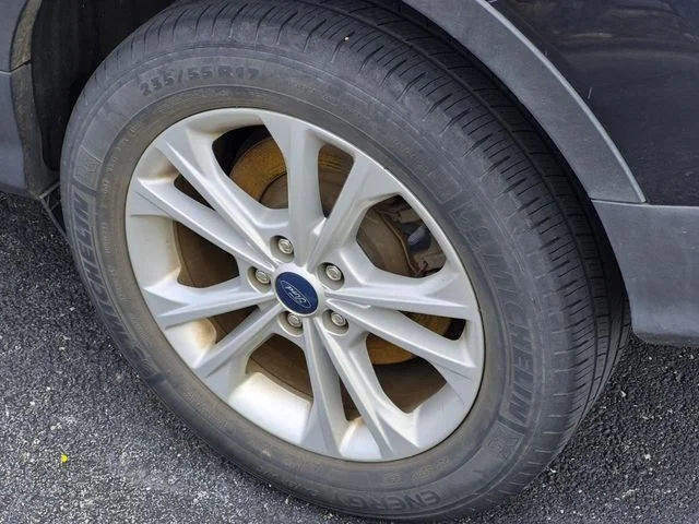 Used 2019 Agate Black Metallic Ford SE image 4