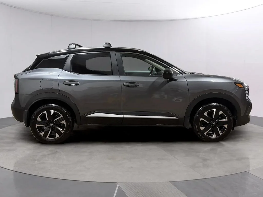 2026 Nissan KICKS SV AWD | CarEdge | CarEdge