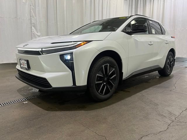 New 2026 Wind Chill Pearl <sup>1</sup> Toyota  XLE image 25