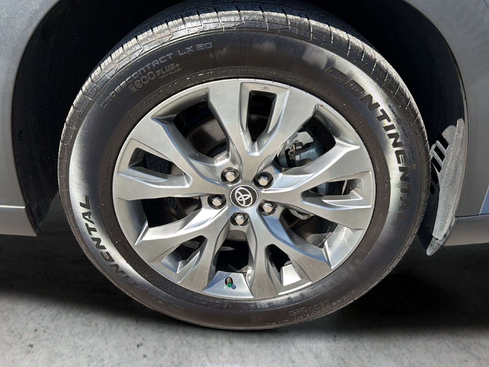 Used 2025 Cloud Toyota Limited image 38