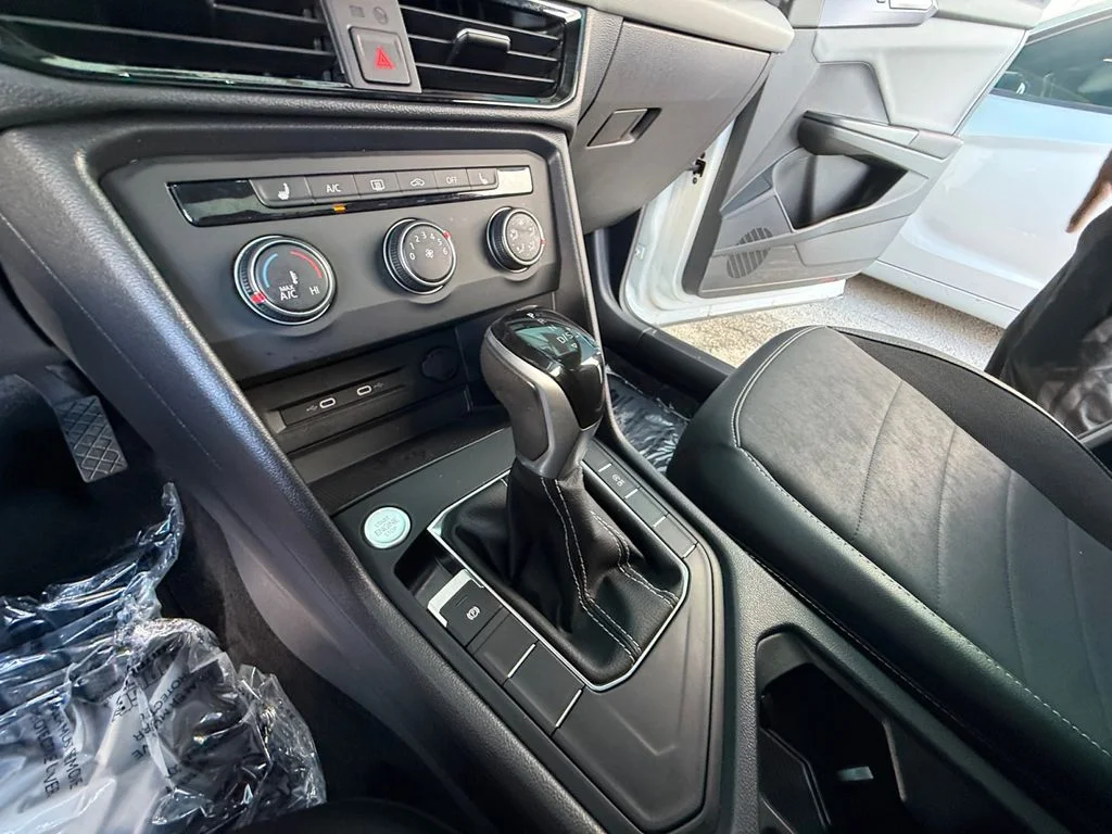 Used 2022 White Volkswagen 1.5T SE image 22