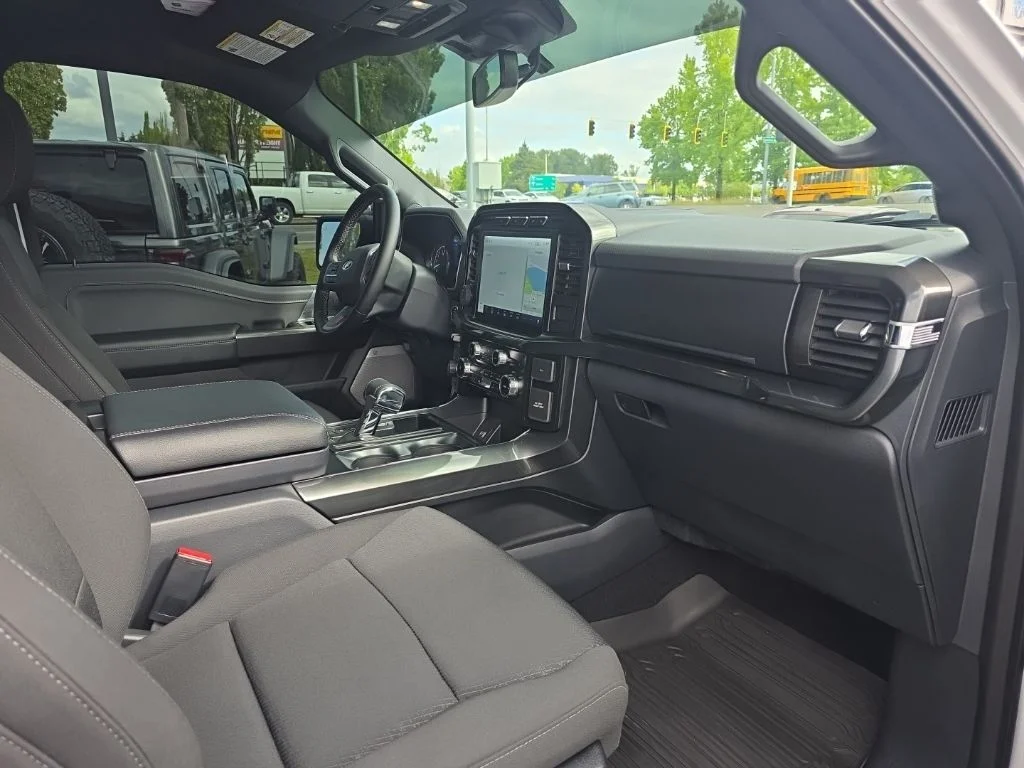 Used 2023 White Ford XLT image 10