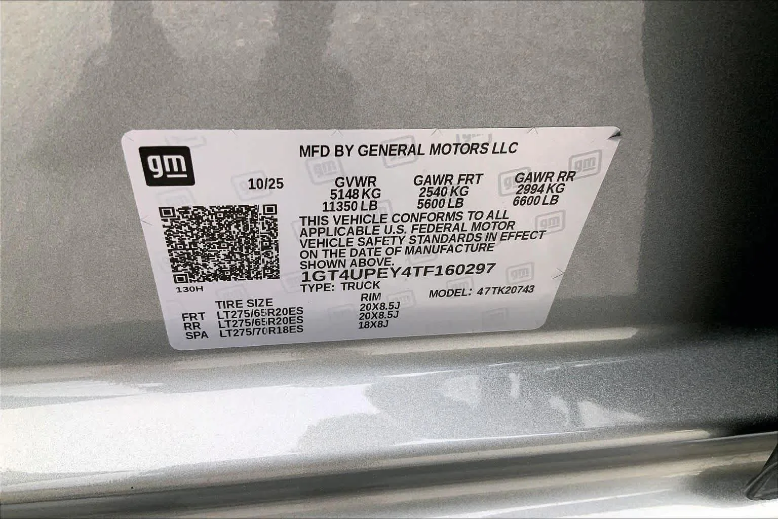 Used 2026 Sterling Metallic GMC AT4 image 30