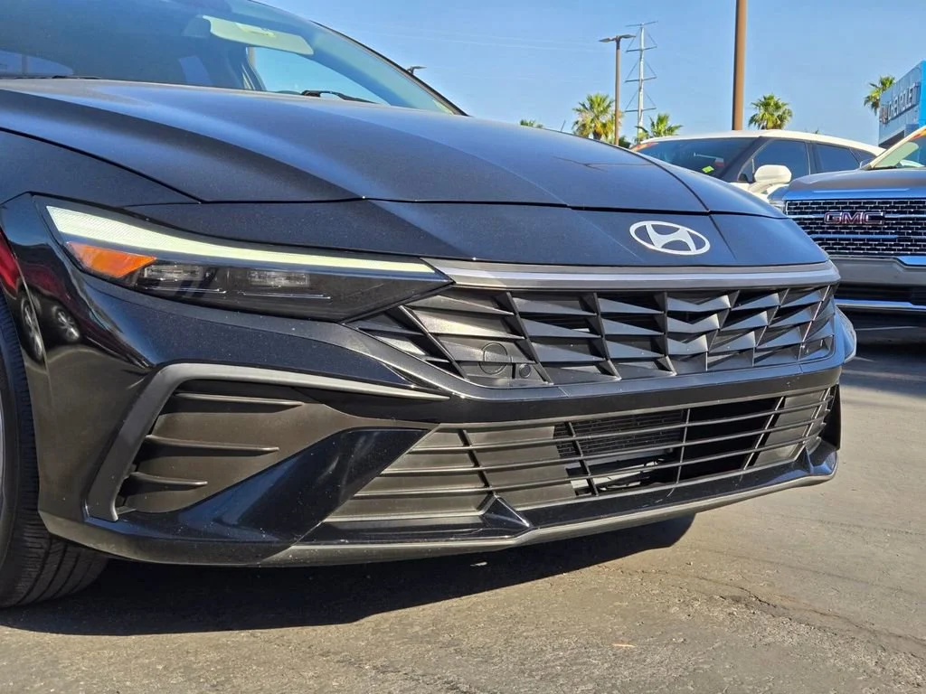 Used 2024 Abyss Black Hyundai SE image 8
