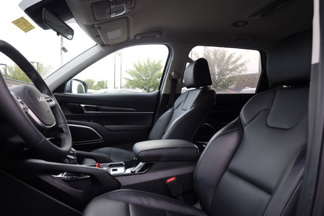 Used 2025 Silver Kia LX image 17