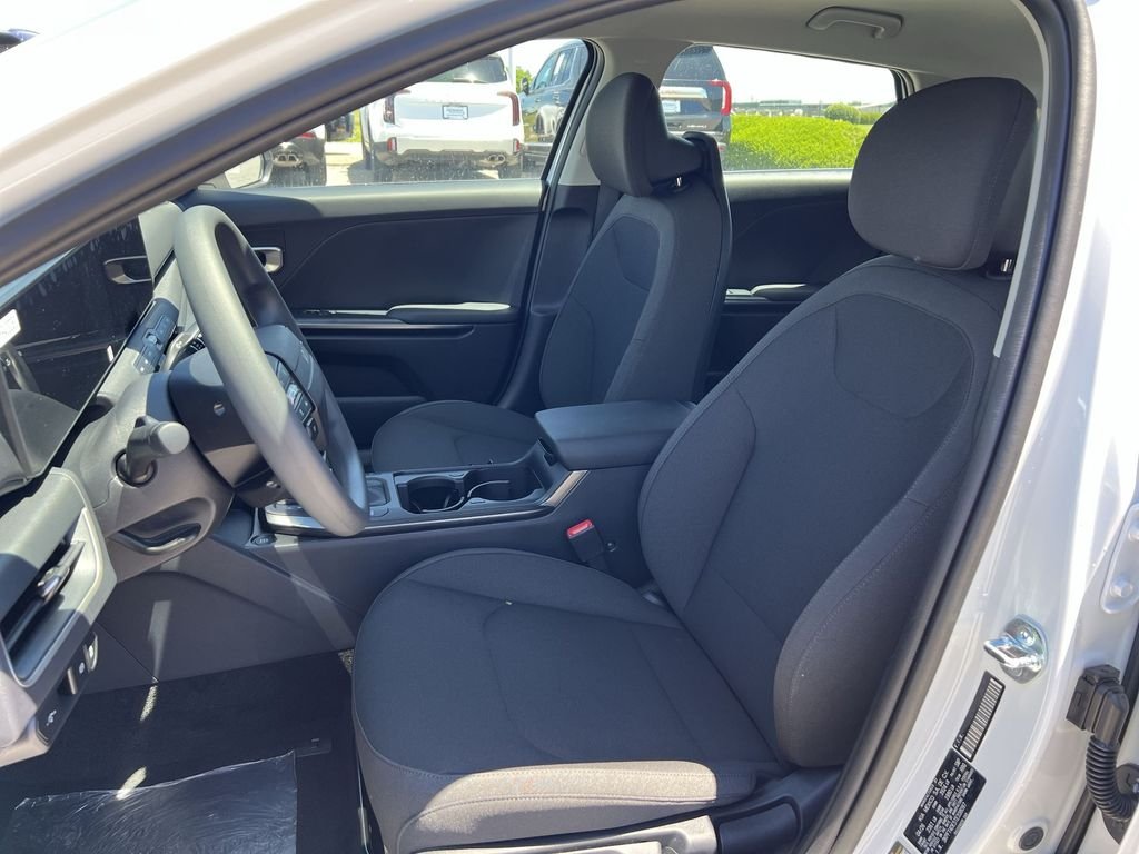 New 2026 White Kia LXS image 11
