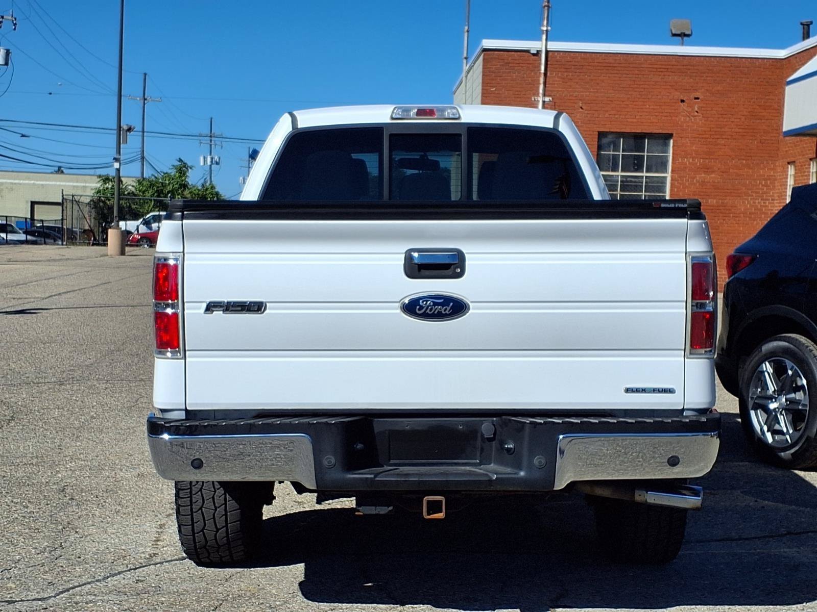 Used 2012 Oxford White Ford XL image 20
