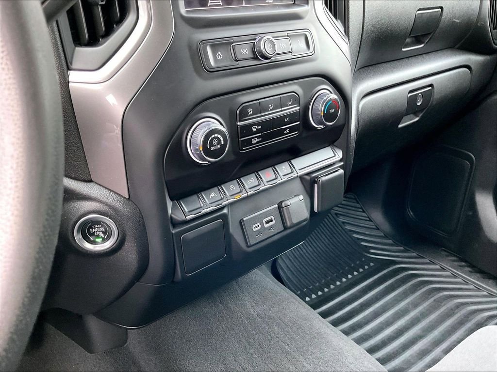 Used 2023 White Chevrolet Custom image 25