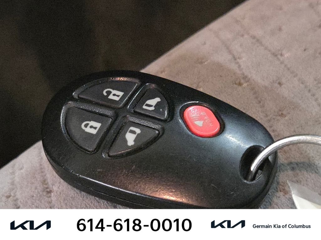 Used 2015 Black Toyota LE image 33
