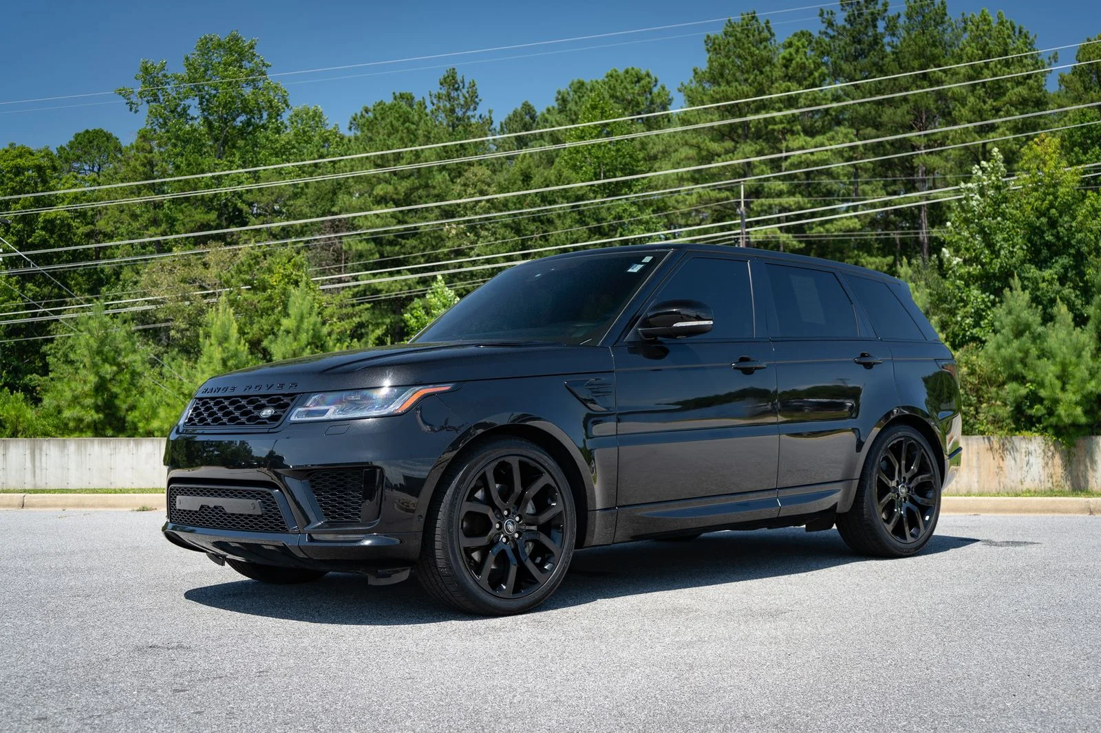 Used 2022 Black Land Rover HSE Silver Edition image 3