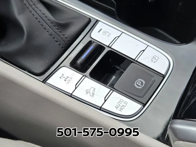 Used 2025 White Hyundai SEL image 30