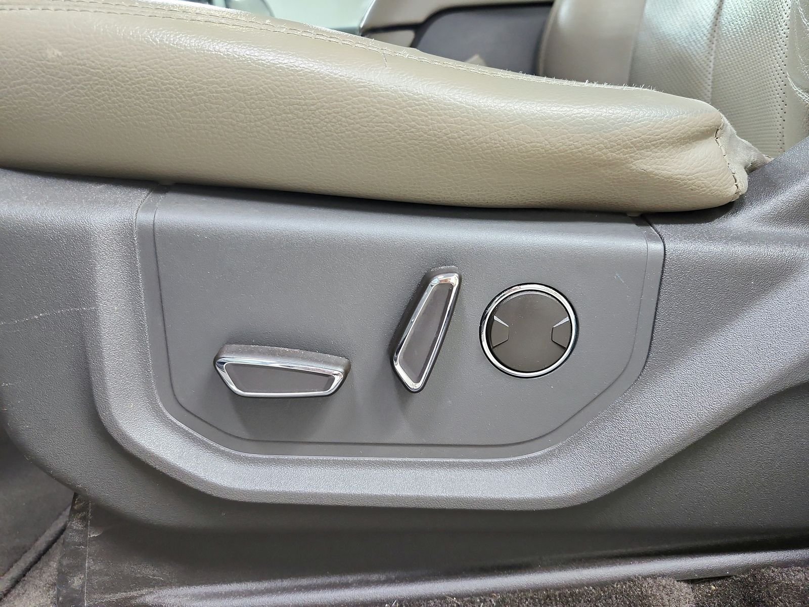 Used 2018 White Ford XLT image 11