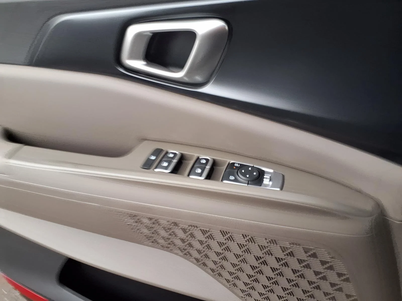 New 2027 Ceramic Silver Kia LXS image 9