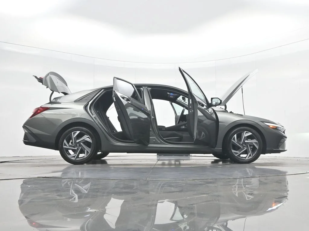 Used 2025 Amazon Gray Hyundai SEL Sport image 50