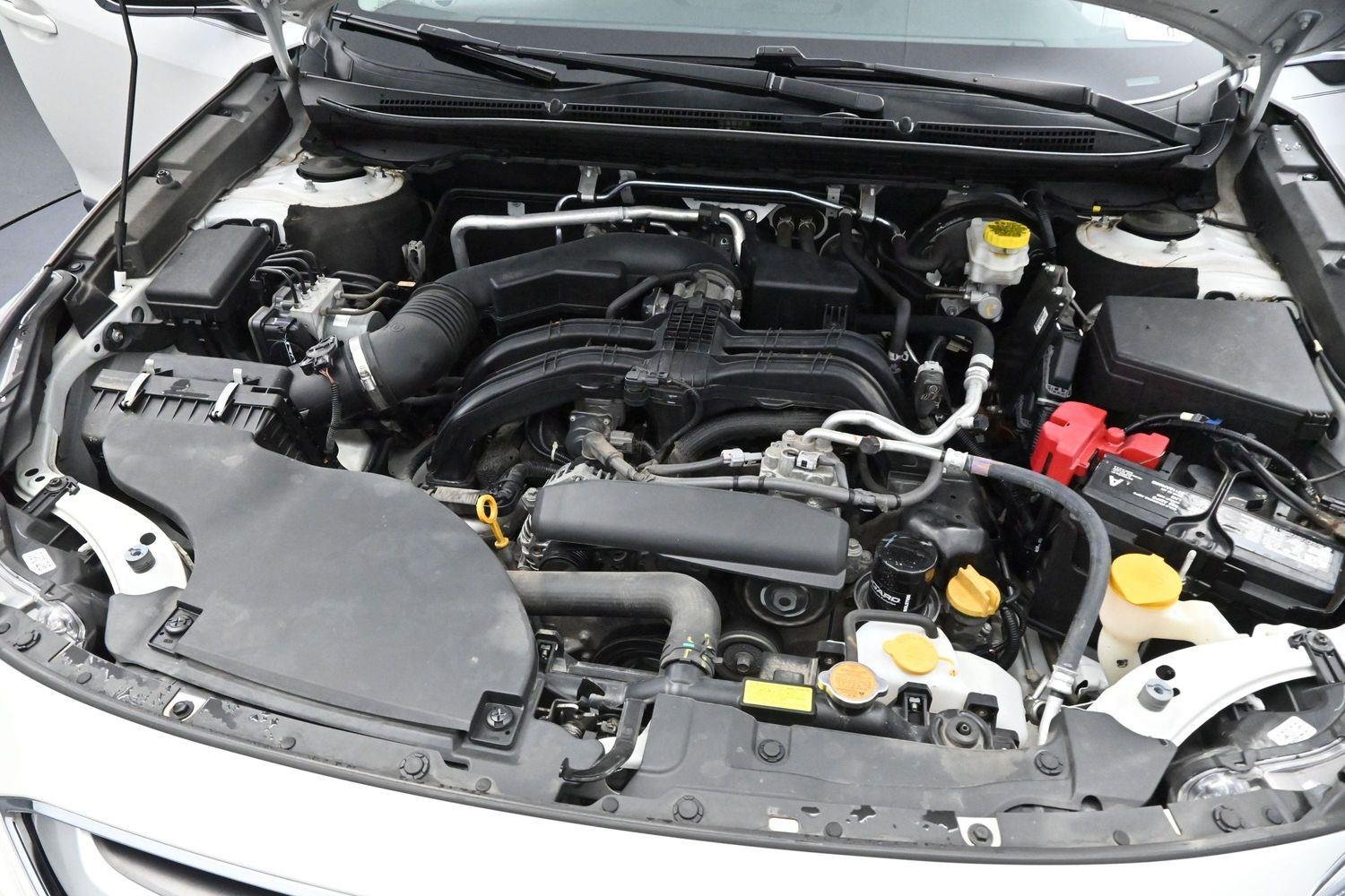 Used 2022 Crystal White Pearl Subaru Limited image 31
