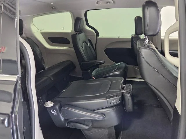 Used 2023 Black Chrysler Touring L image 16