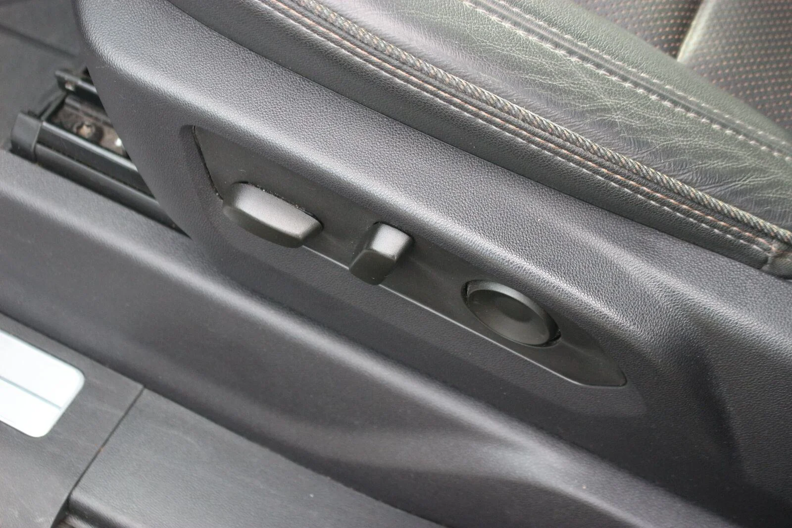 Used 2024 Black Chevrolet High Country image 19