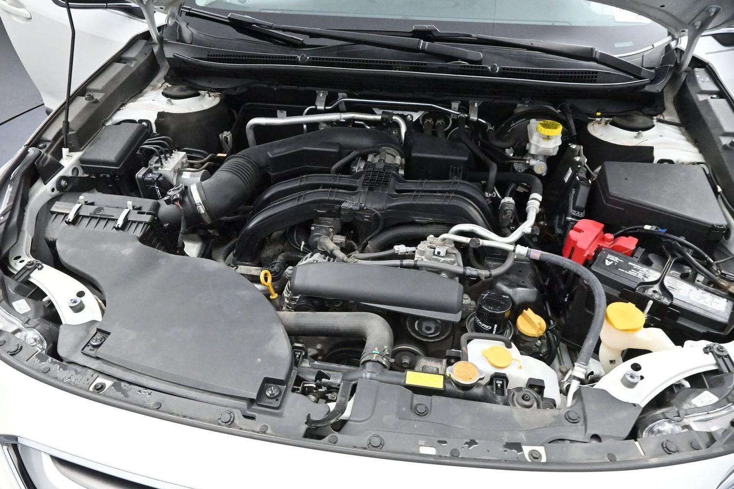 Used 2022 Crystal White Pearl Subaru Limited image 31