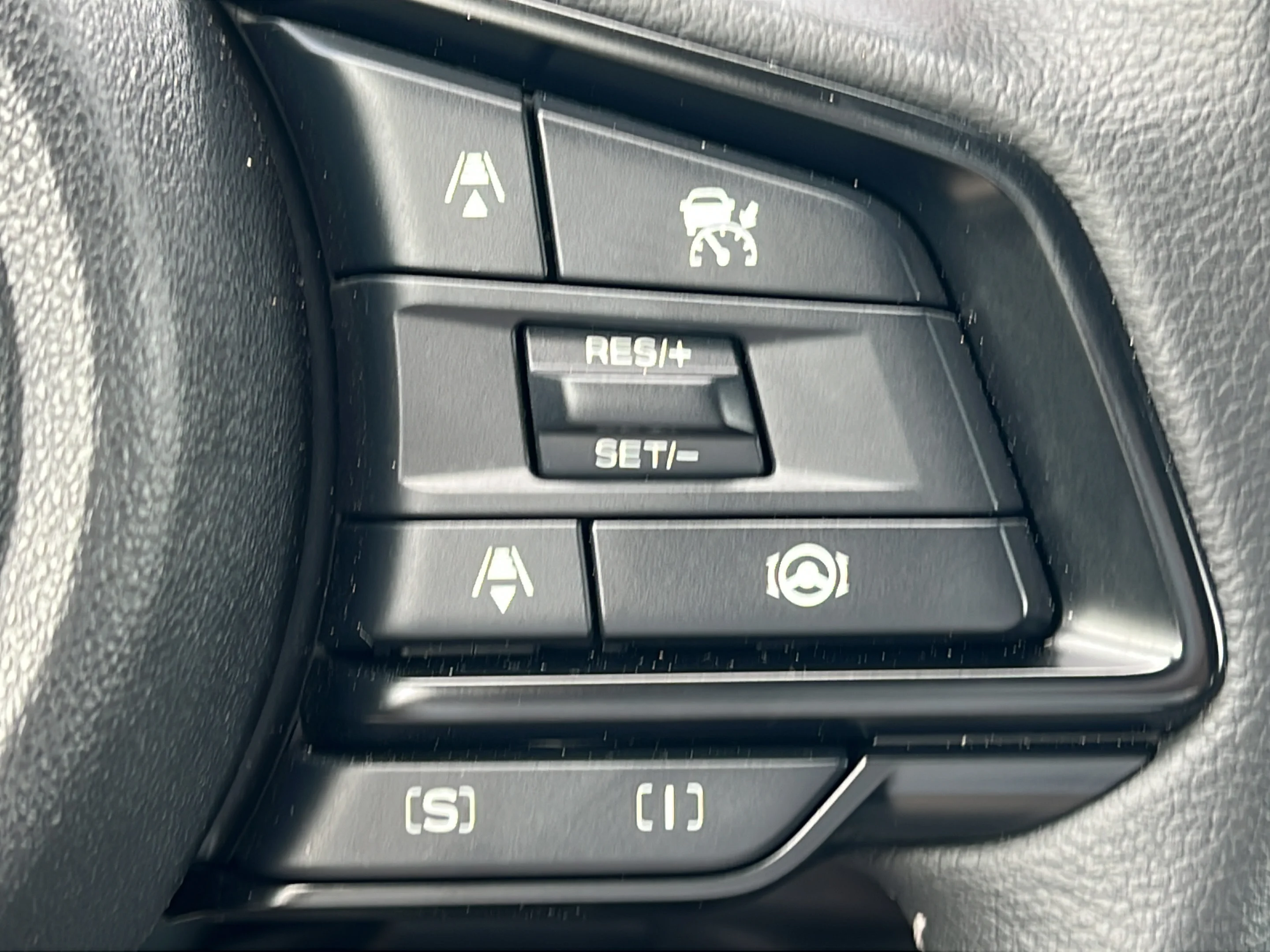Used 2026 River Rock Pearl Subaru Premium image 33