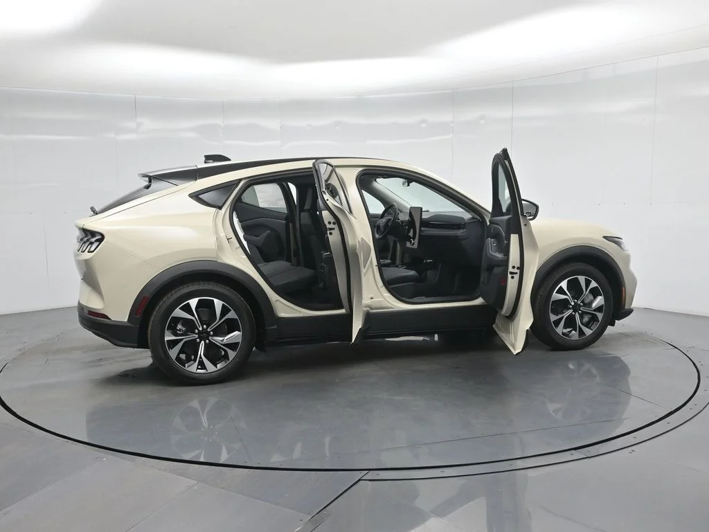 New 2026 Desert Sand Ford Select image 4