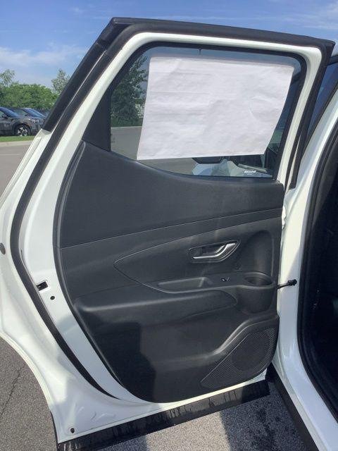 New 2026 White Hyundai SE image 20